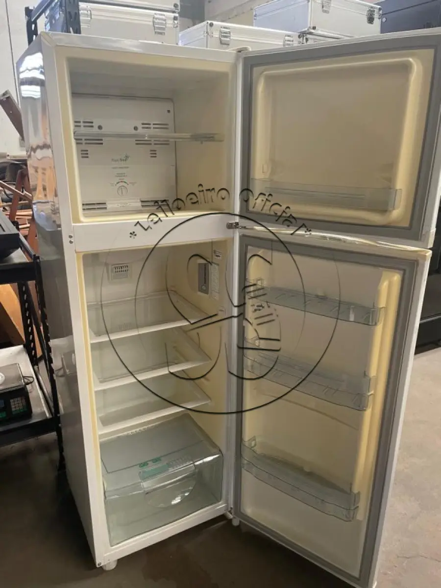 LOTE 012 - TV 32" AOC, Geladeira Cônsul, Micro-ondas, Purificador de água, Balança até 40kg
