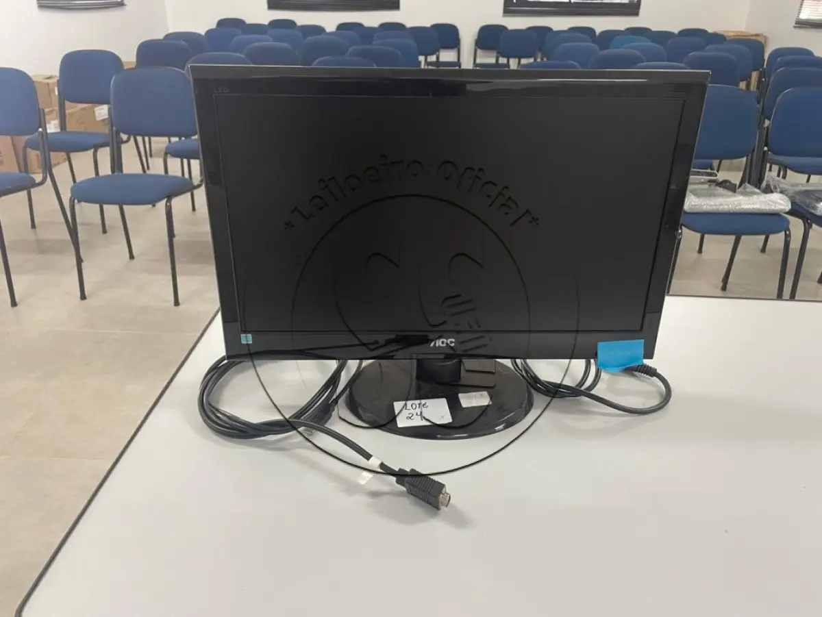 LOTE 024 - Monitor AOC 20"