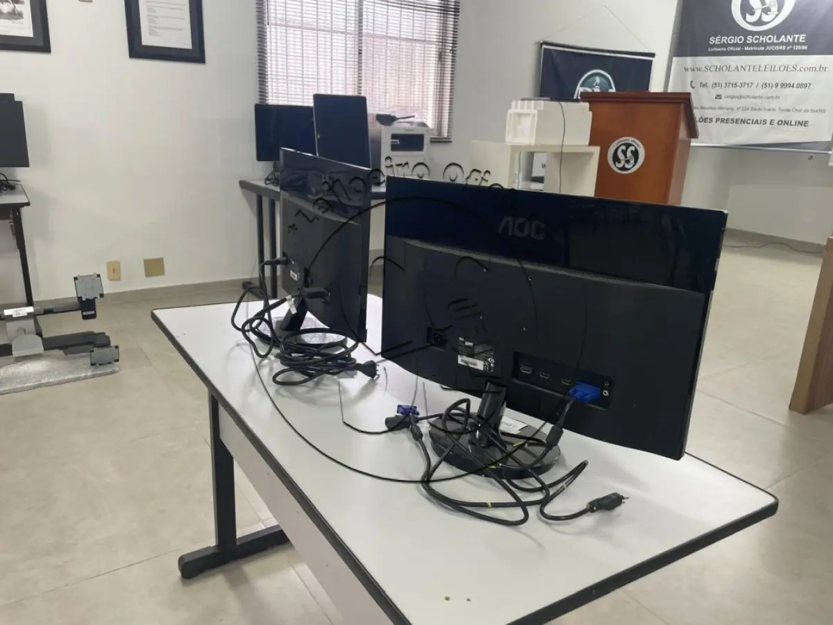 LOTE 026 - Dois Monitores AOC 23" Full HD