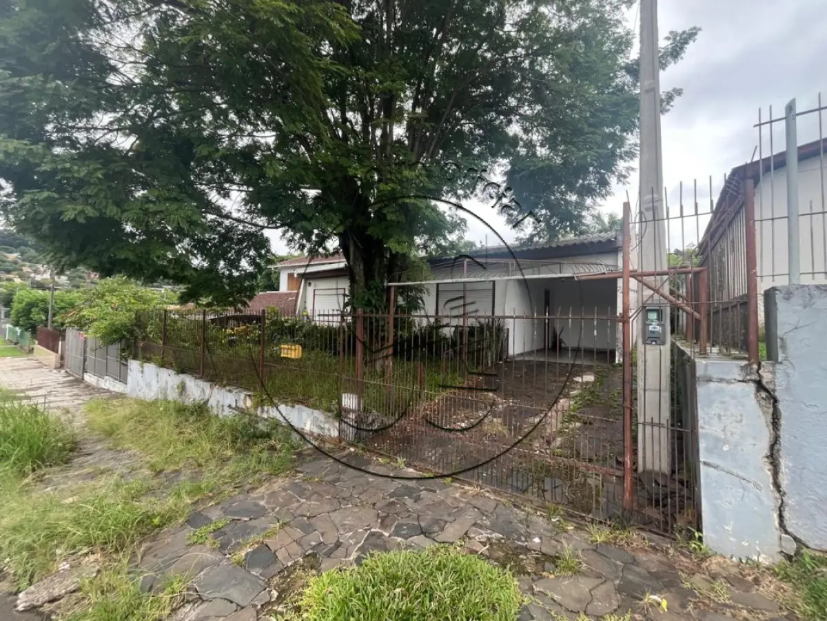 LOTE 064 - Direitos e ações sobre o imóvel: Prédio em alvenaria, na Rua Argentina, nº 72, e o respectivo terreno