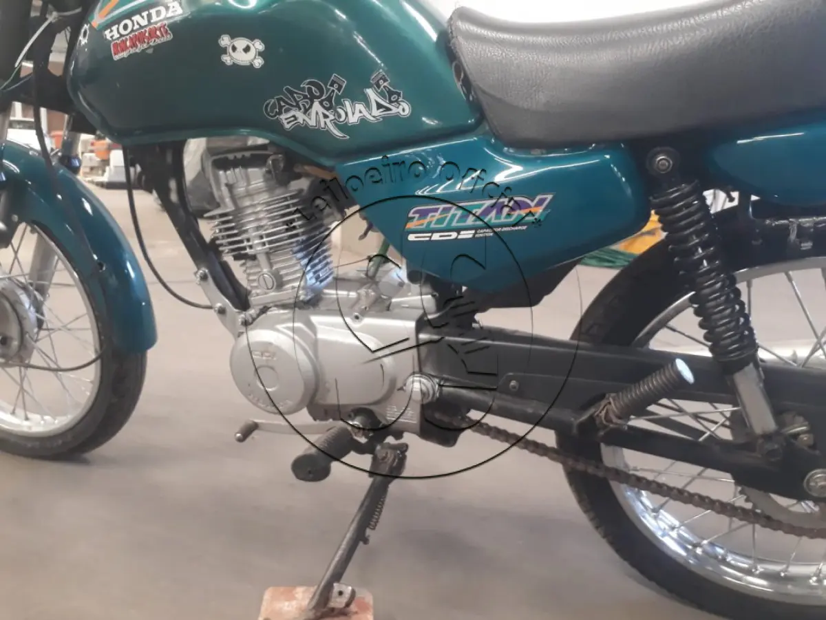 LOTE 020 - Motocicleta HONDA/CG 125 Titan, ano/modelo 1998/1999, placa MAH4901
