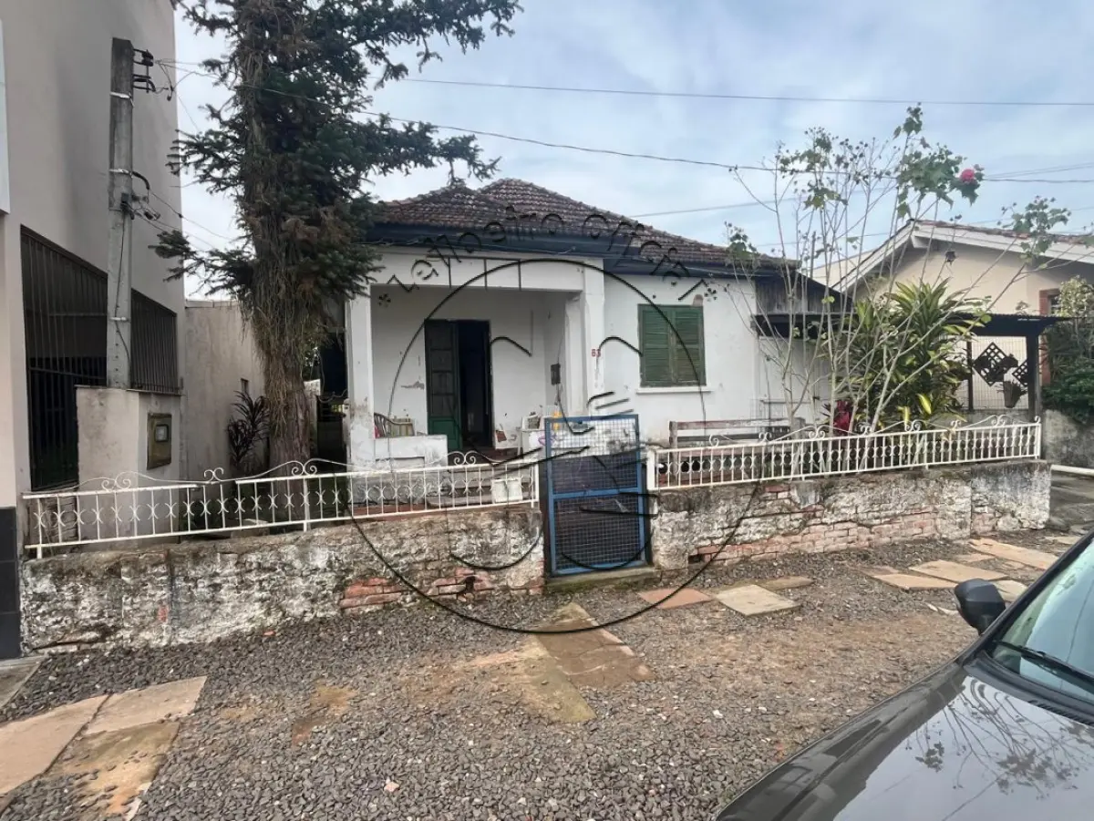 LOTE 006 - Terreno com 360,00m², uma casa de alvenaria, na Rua 25 de Agosto, em Candelária/RS