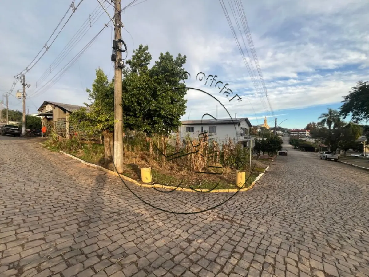 LOTE 009 - Lote 01, quadra 07-B, com 364,97m², na Rua Luiz Alfredo Lazzari, esquina com a Rua Dom Luiz Orione, cidade de Ibarama/RS