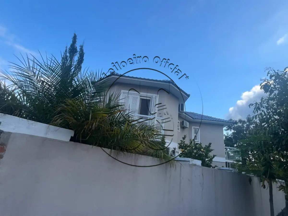 LOTE 004 - Os direitos e ações terreno e um prédio em alvenaria, no Corredor Goelzer, nº 85, em Santa Cruz do Sul/RS