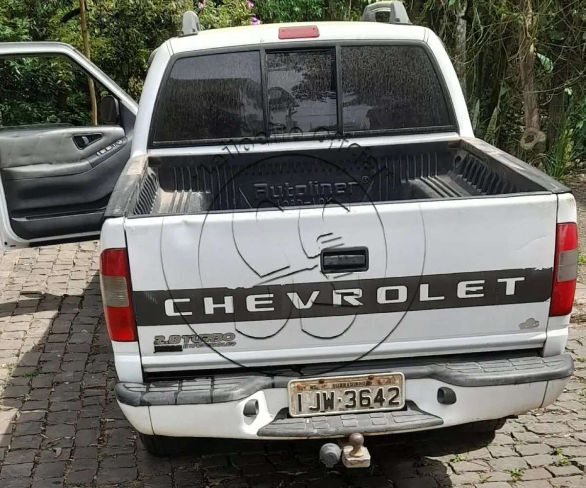 LOTE 012 - Caminhonete GM/S10 2.8 D, carroceria aberta/cabine dupla, ano/modelo: 2001/2001