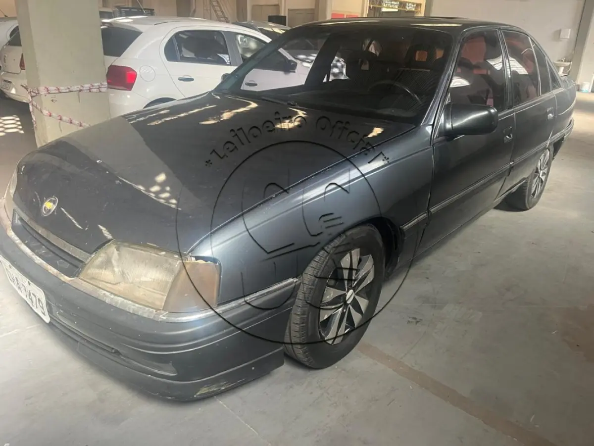 LOTE 005 - Automóvel GM/OMEGA GLS, ano/modelo: 1996/1997, placa: CHA7479