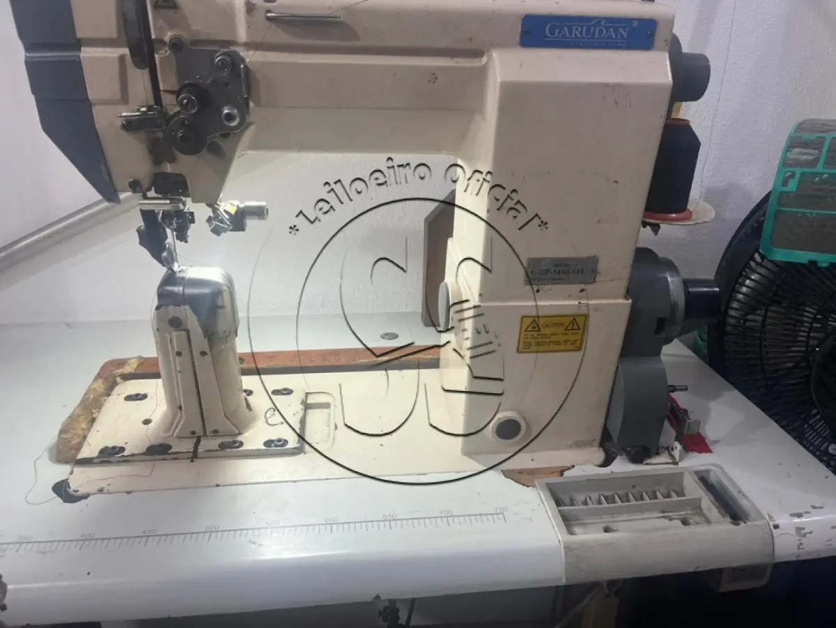LOTE 007 - Uma máquina de costura industrial, marca Garudan, modelo GP 140-141
