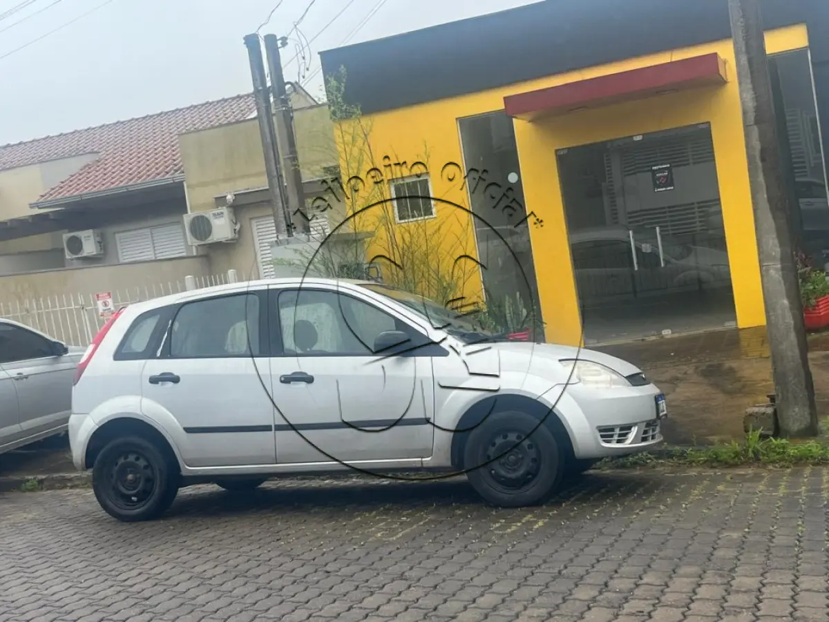 LOTE 006 - Automóvel FORD/FIESTA, ano/modelo: 2004/2005, placa IMC6J83