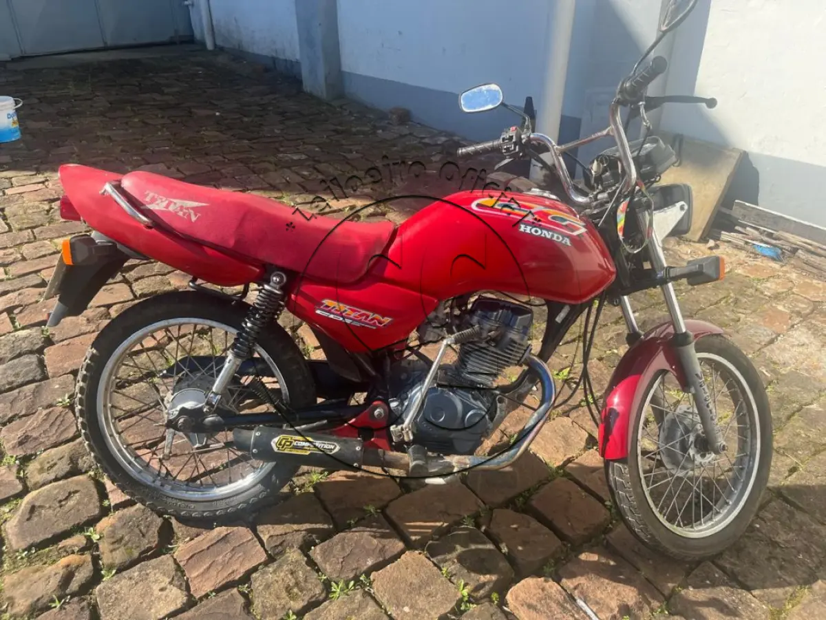 LOTE 039 - Motocicleta HONDA/CG 125 TITAN, ano/modelo: 1999/1999, placa: JYW7154