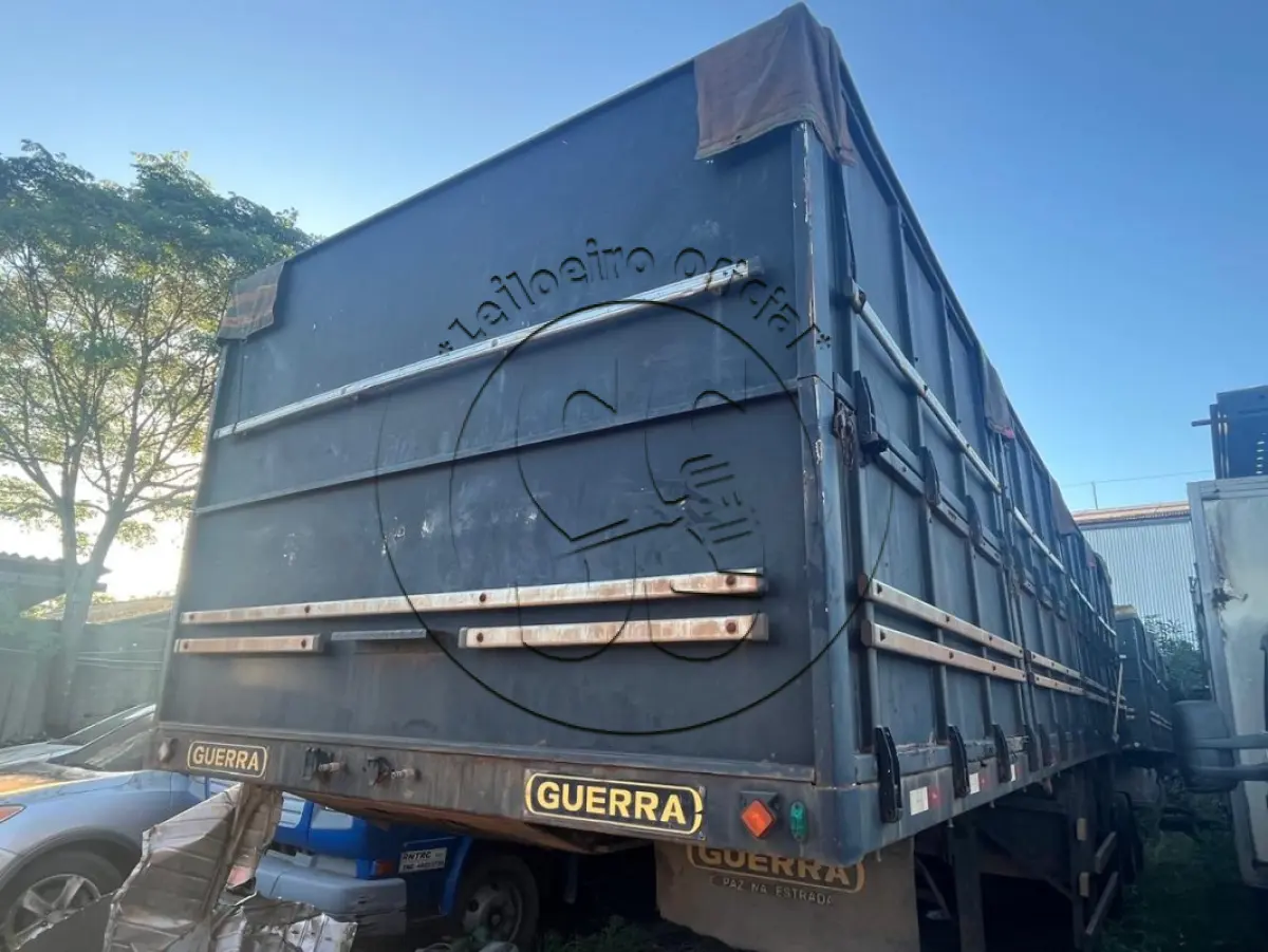 LOTE 030 - CAMINHÃO trator VOLVO/FH 440 6X4T, dois SEMIRREBOQUE SR/GUERRA AG GR