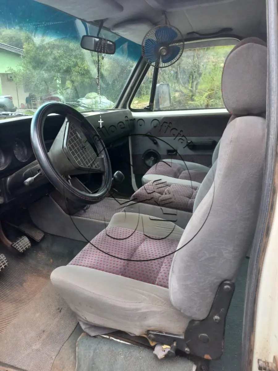 LOTE 037 - Caminhonete GM/CHEVROLET D20 CUSTOM, ano/modelo: 1991/1991, placa: IIT0A96