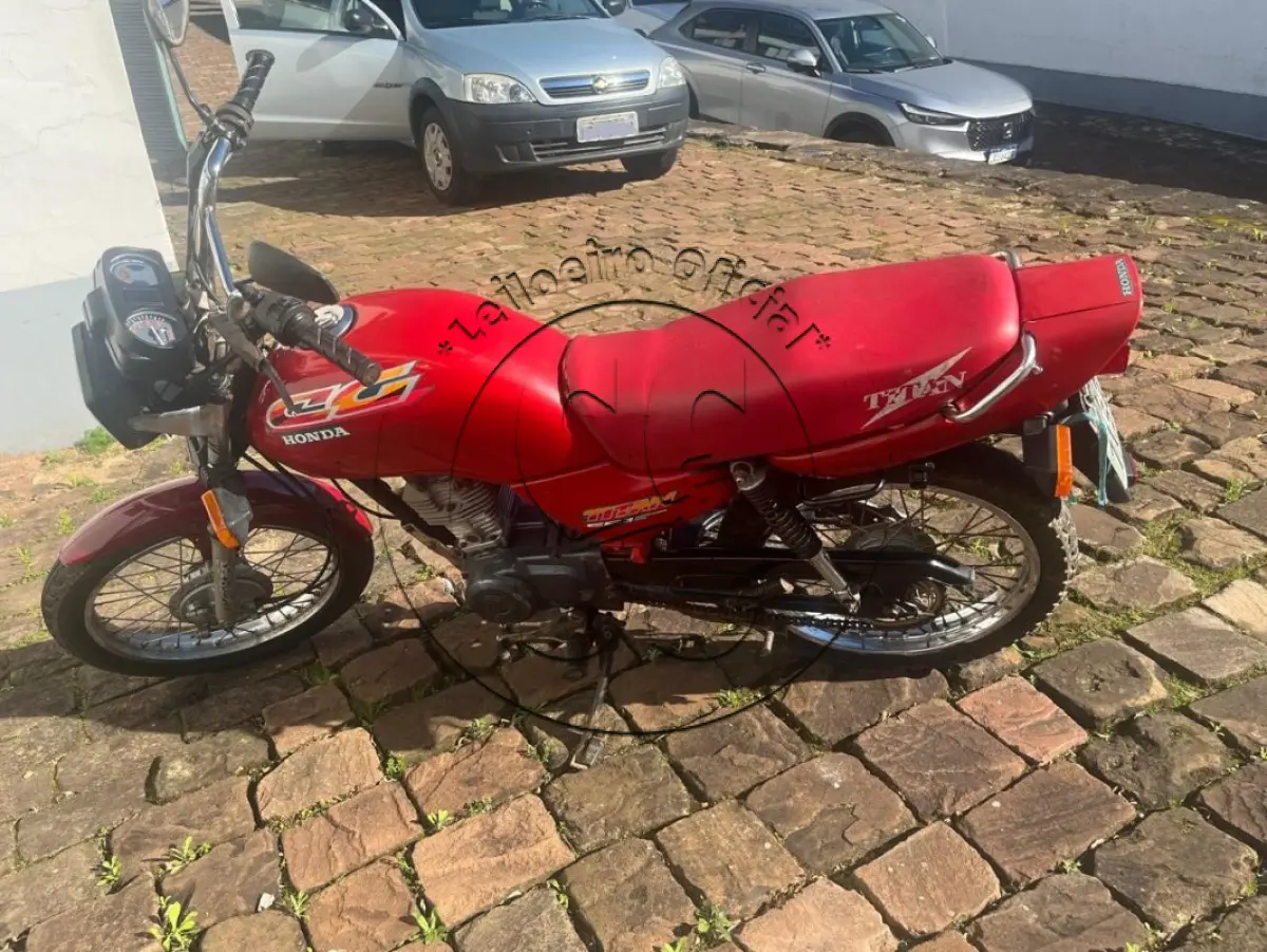 LOTE 039 - Motocicleta HONDA/CG 125 TITAN, ano/modelo: 1999/1999, placa: JYW7154