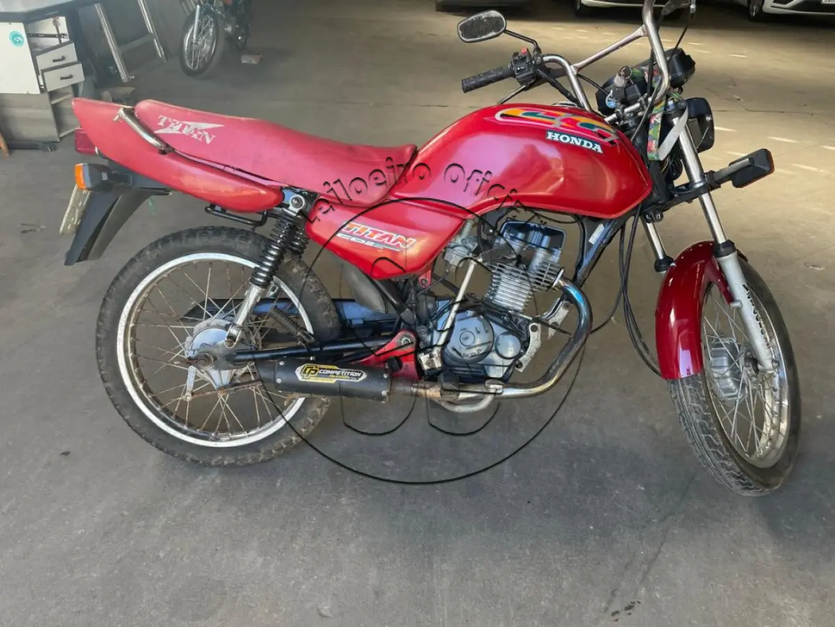 LOTE 039 - Motocicleta HONDA/CG 125 TITAN, ano/modelo: 1999/1999, placa: JYW7154