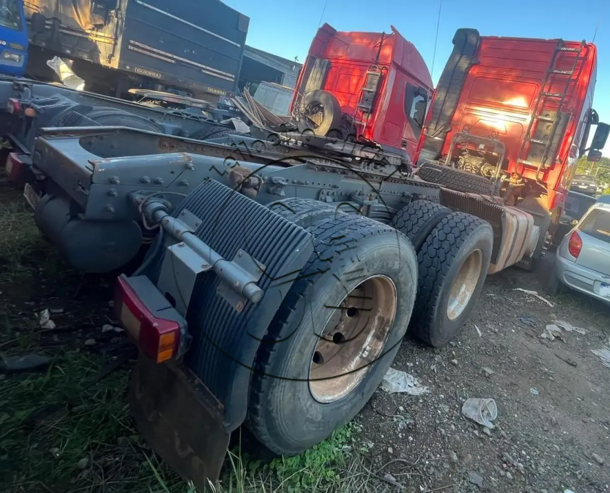 LOTE 030 - CAMINHÃO trator VOLVO/FH 440 6X4T, dois SEMIRREBOQUE SR/GUERRA AG GR