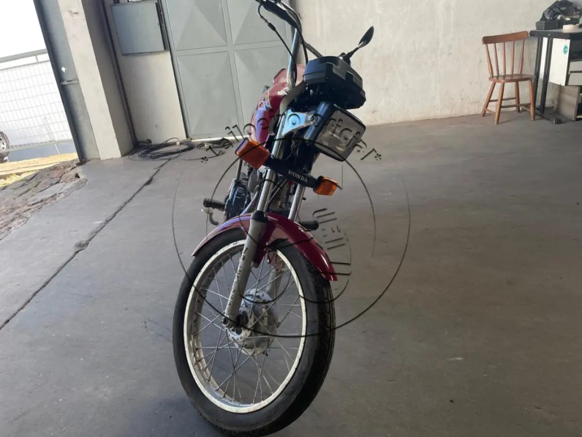 LOTE 039 - Motocicleta HONDA/CG 125 TITAN, ano/modelo: 1999/1999, placa: JYW7154