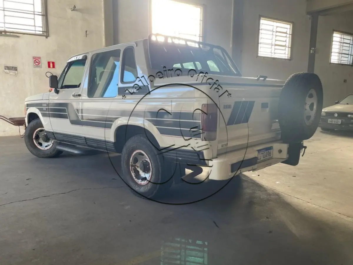 LOTE 037 - Caminhonete GM/CHEVROLET D20 CUSTOM, ano/modelo: 1991/1991, placa: IIT0A96