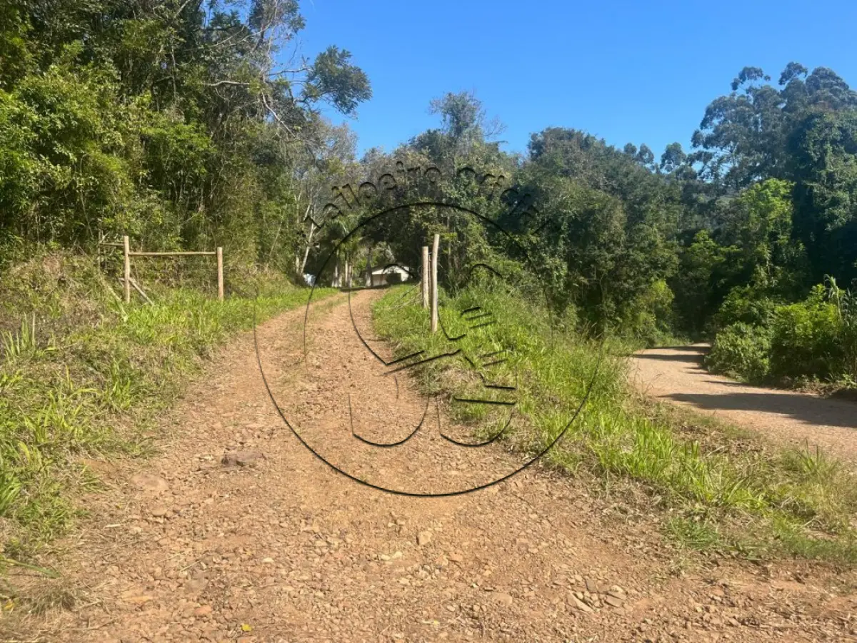 LOTE 009 - Fração de terras com área de 33.078,16m², em condomínio, município de Candelária/RS, lugar denominado Alto Passa Sete, na Sesmaria dos Mouras