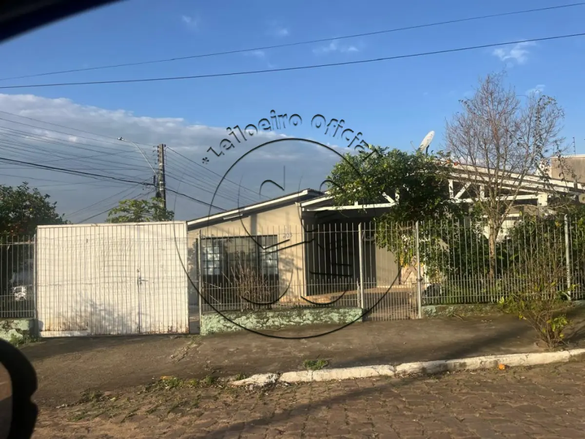 LOTE S-061 - Um terreno, com suas benfeitorias, na RUA PORTO ALEGRE, nº 203, Santa Cruz do Sul/RS