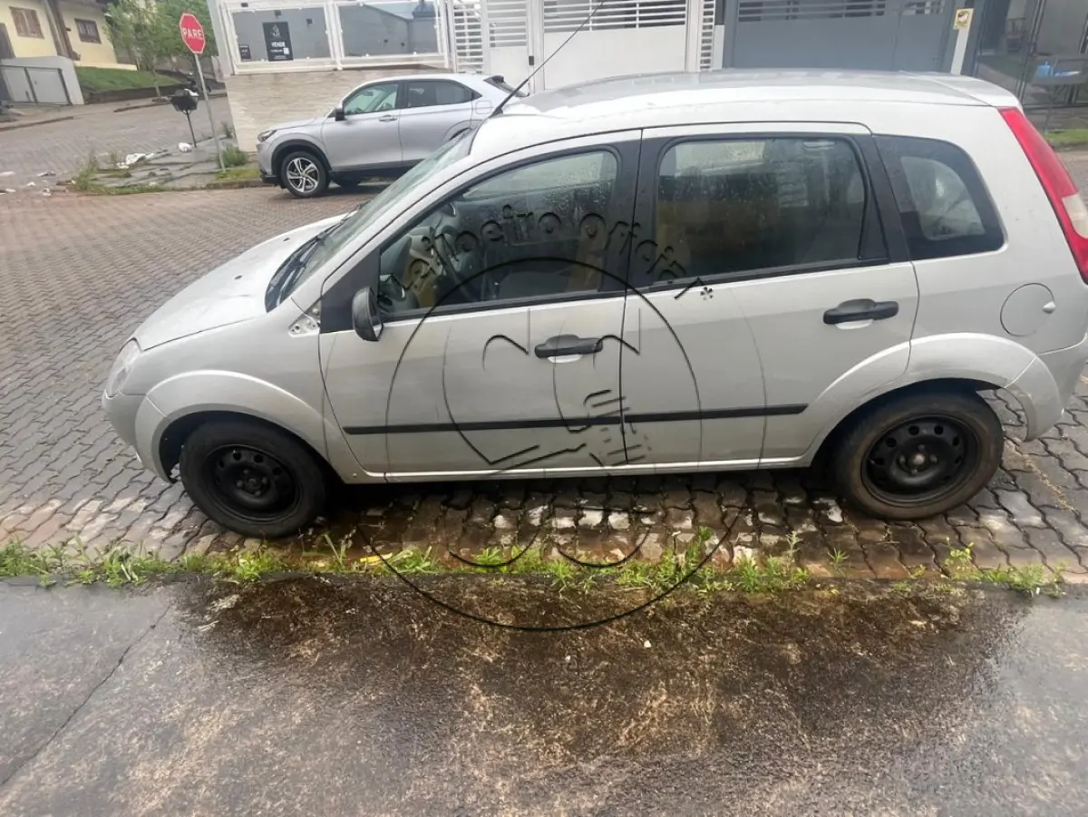 LOTE 006 - Automóvel FORD/FIESTA, ano/modelo: 2004/2005, placa IMC6J83