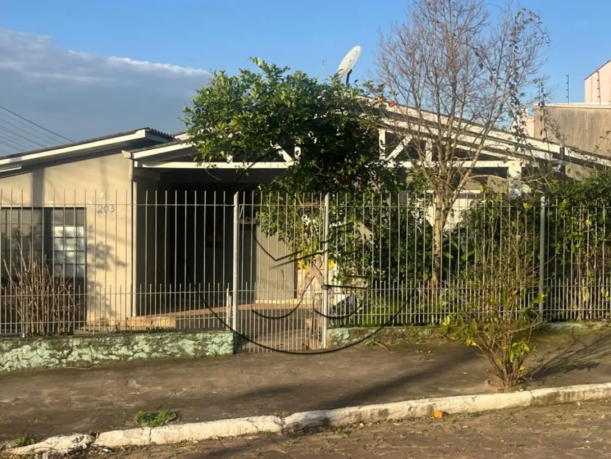LOTE S-061 - Um terreno, com suas benfeitorias, na RUA PORTO ALEGRE, nº 203, Santa Cruz do Sul/RS