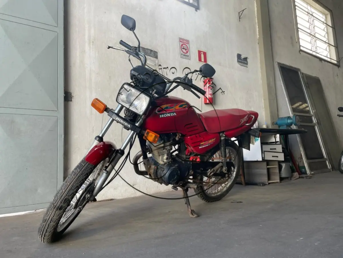 LOTE 039 - Motocicleta HONDA/CG 125 TITAN, ano/modelo: 1999/1999, placa: JYW7154