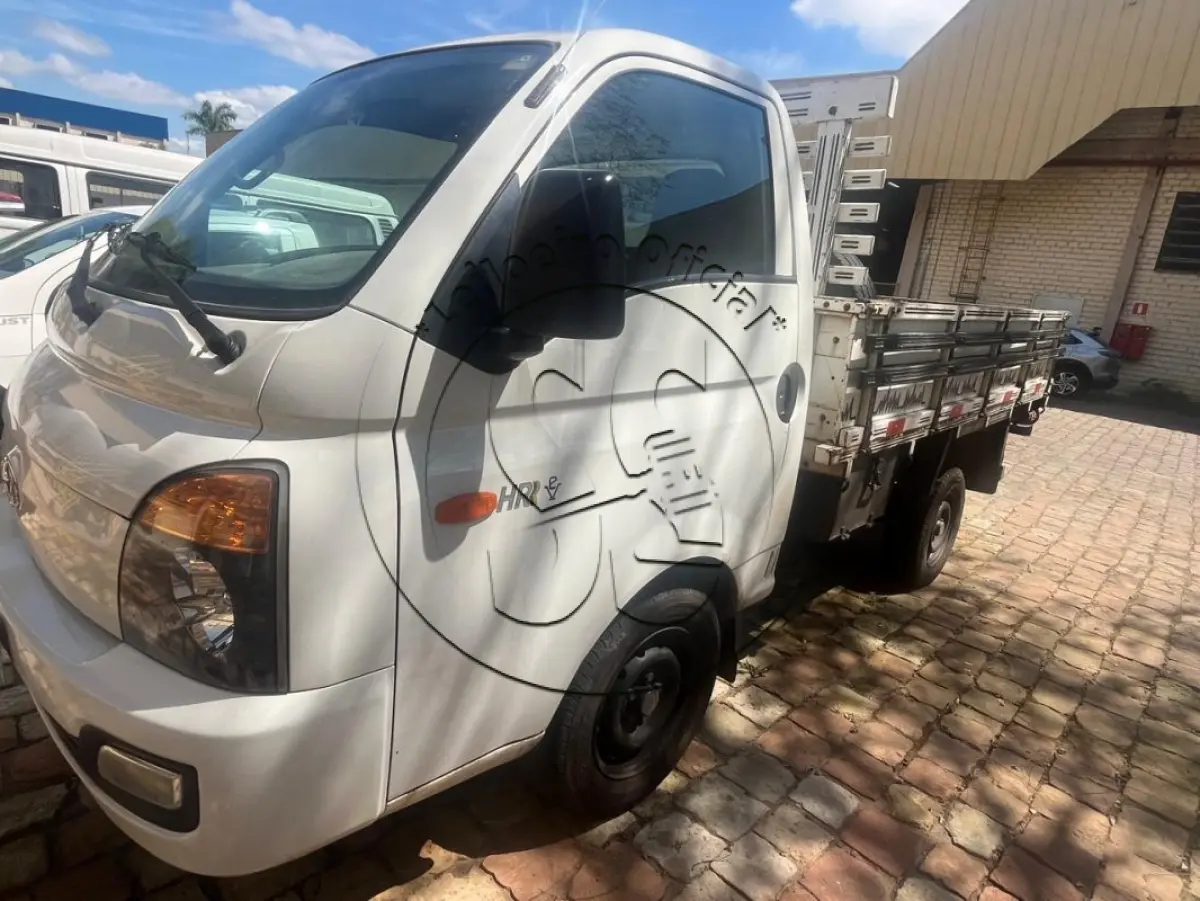 LOTE 002 - Caminhonete HYUNDAI/HR HDB, ano/modelo 2013/2014