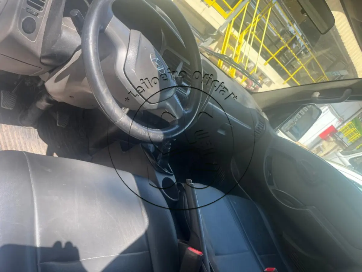 LOTE 002 - Caminhonete HYUNDAI/HR HDB, ano/modelo 2013/2014