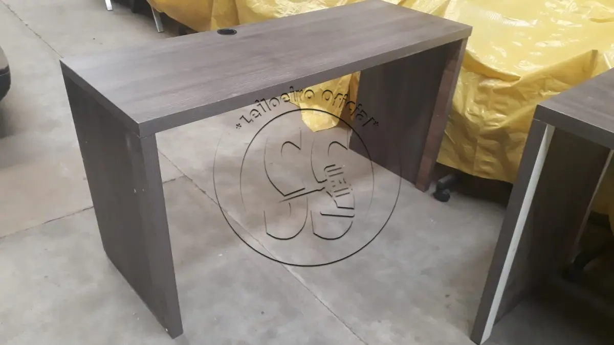 LOTE 060 - Mesa dois lados , Mesa MDF em L, Gaveteiro