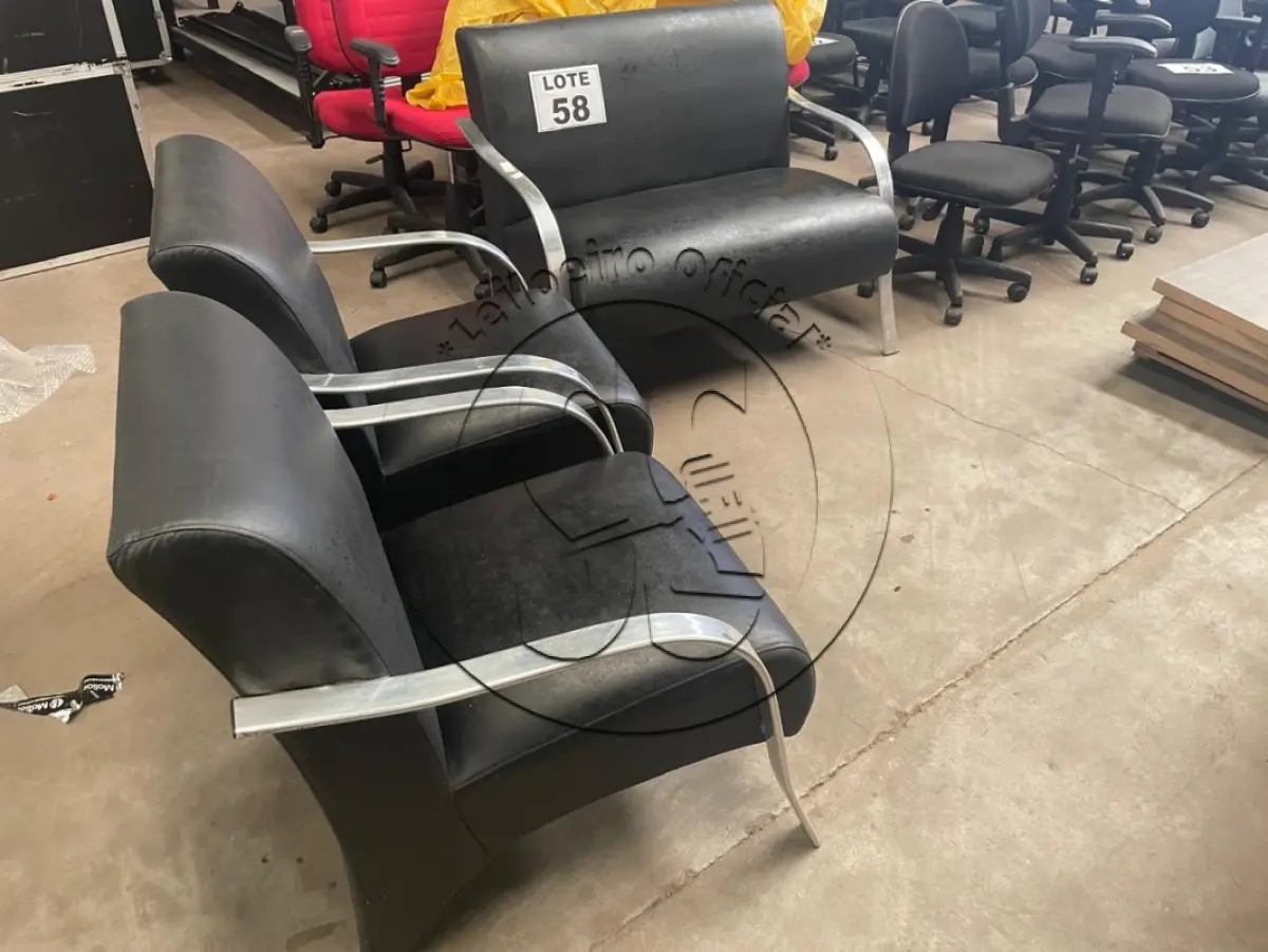 LOTE 058 - Conjunto sofá recepção