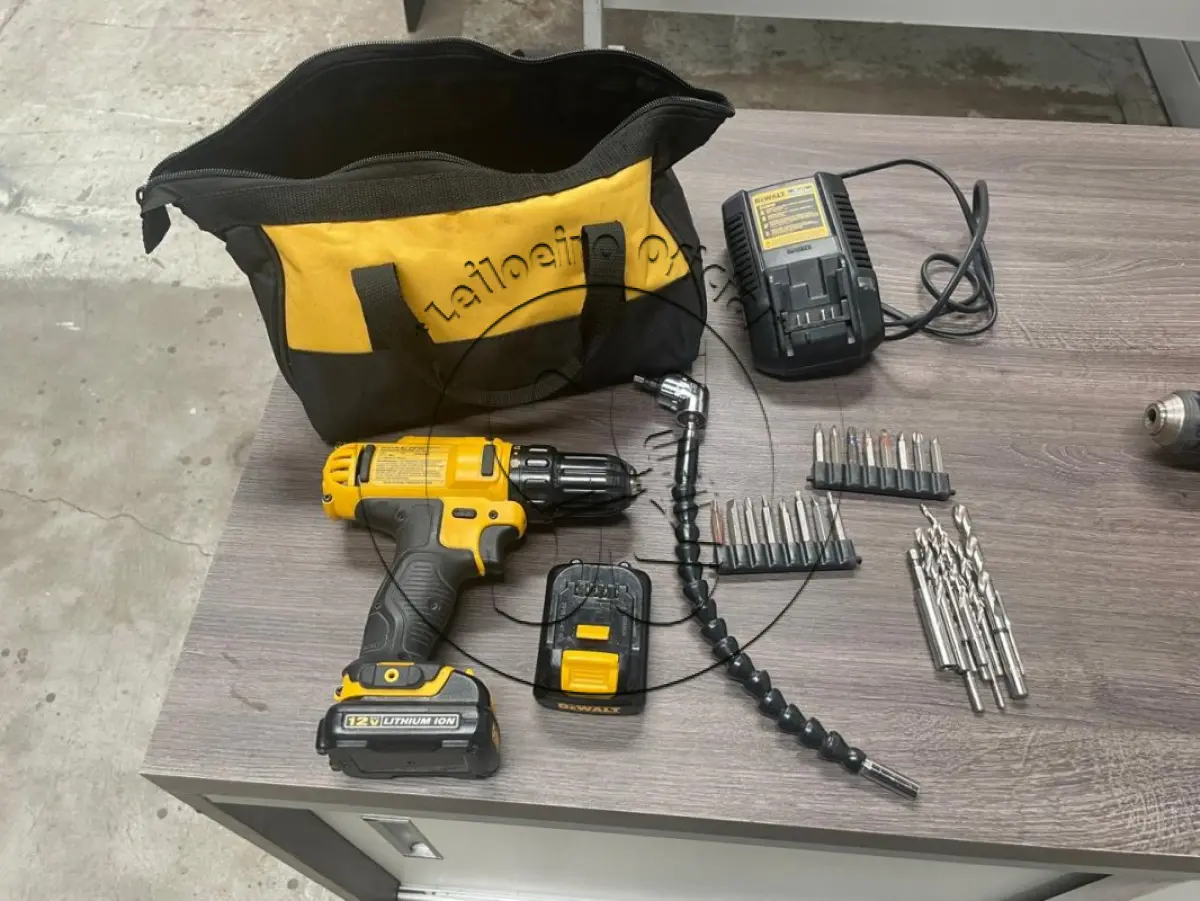 LOTE 046 - Duas Furadeira/Parafusadeira Dewalt 12v