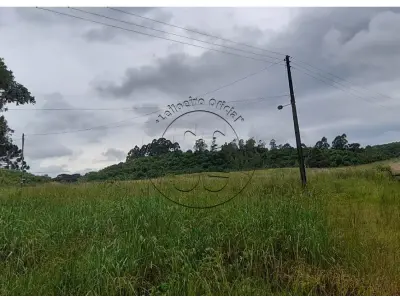 Os direitos possessórios sobre a fração ideal de 60.000,00m², situadas em LINHA ESTÂNCIA