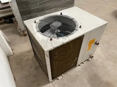 Resfriador de Liquidos Com condensação a ar Carrier Acqua Junior 10TR -  380V.