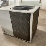 RESFRIADOR DE LIQUIDOS COM CONDENSAÇÃO A AR CARRIER ACQUA JUNIOR 10TR -  380V.