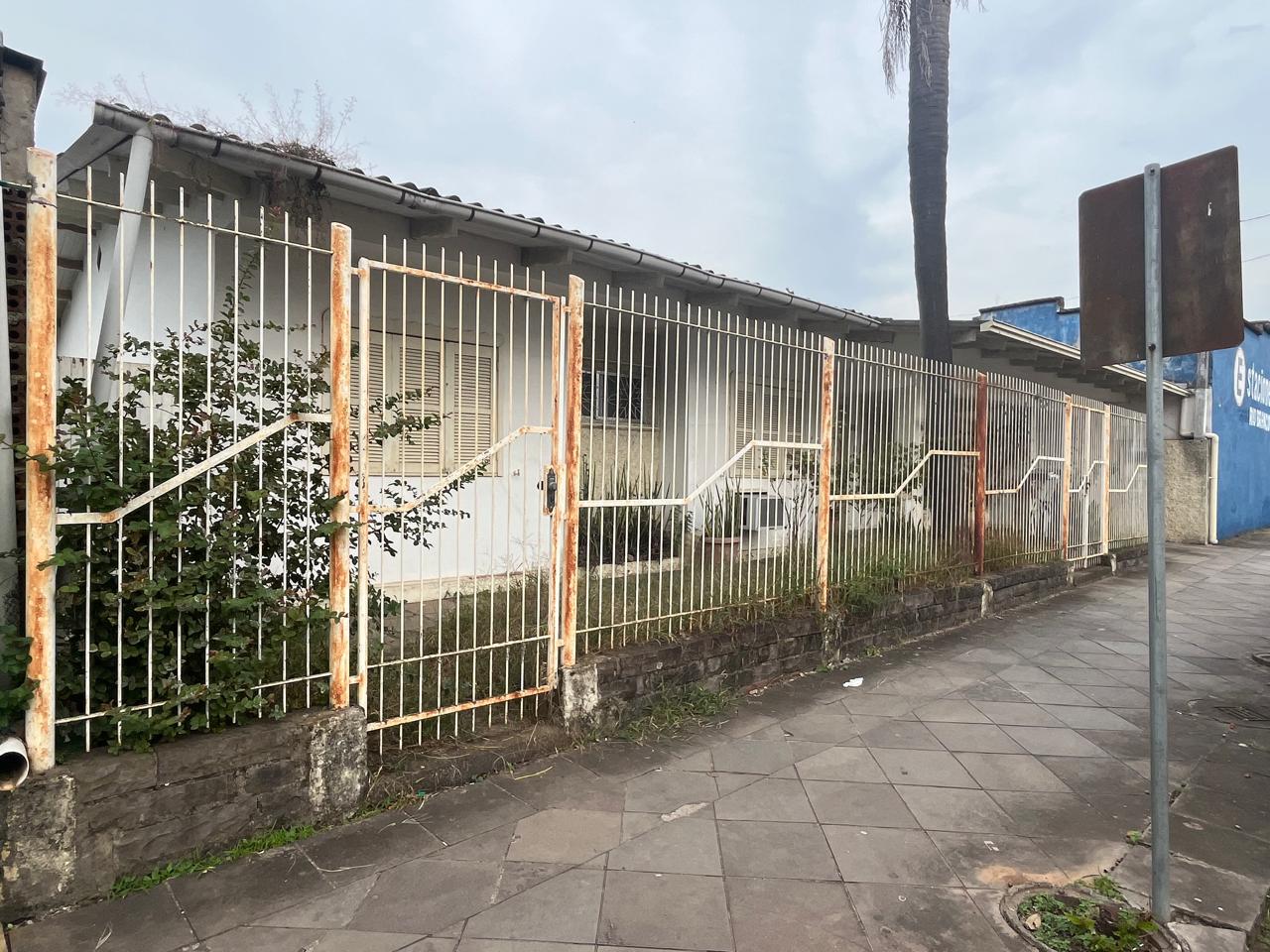 Terreno com área de 928,20m², contendo uma casa, na Rua Visconde Rio Branco, Venâncio Aires/RS, localizado em Venâncio Aires - RS