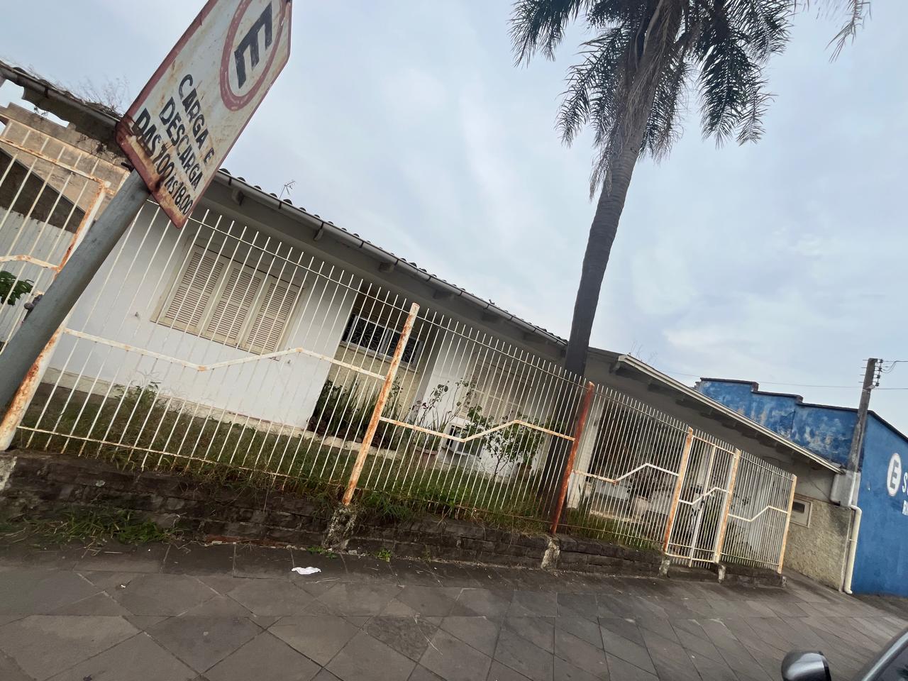 Terreno com área de 928,20m², contendo uma casa, na Rua Visconde Rio Branco, Venâncio Aires/RS, localizado em Venâncio Aires - RS
