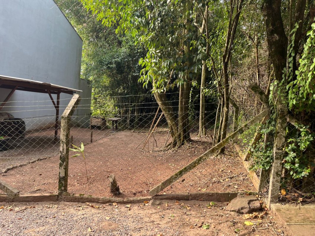 Uma Área De Terras, Da Rua Gaspar Silveira Martins, Área Total De 173,60m², localizado em Santa Cruz Do Sul - RS