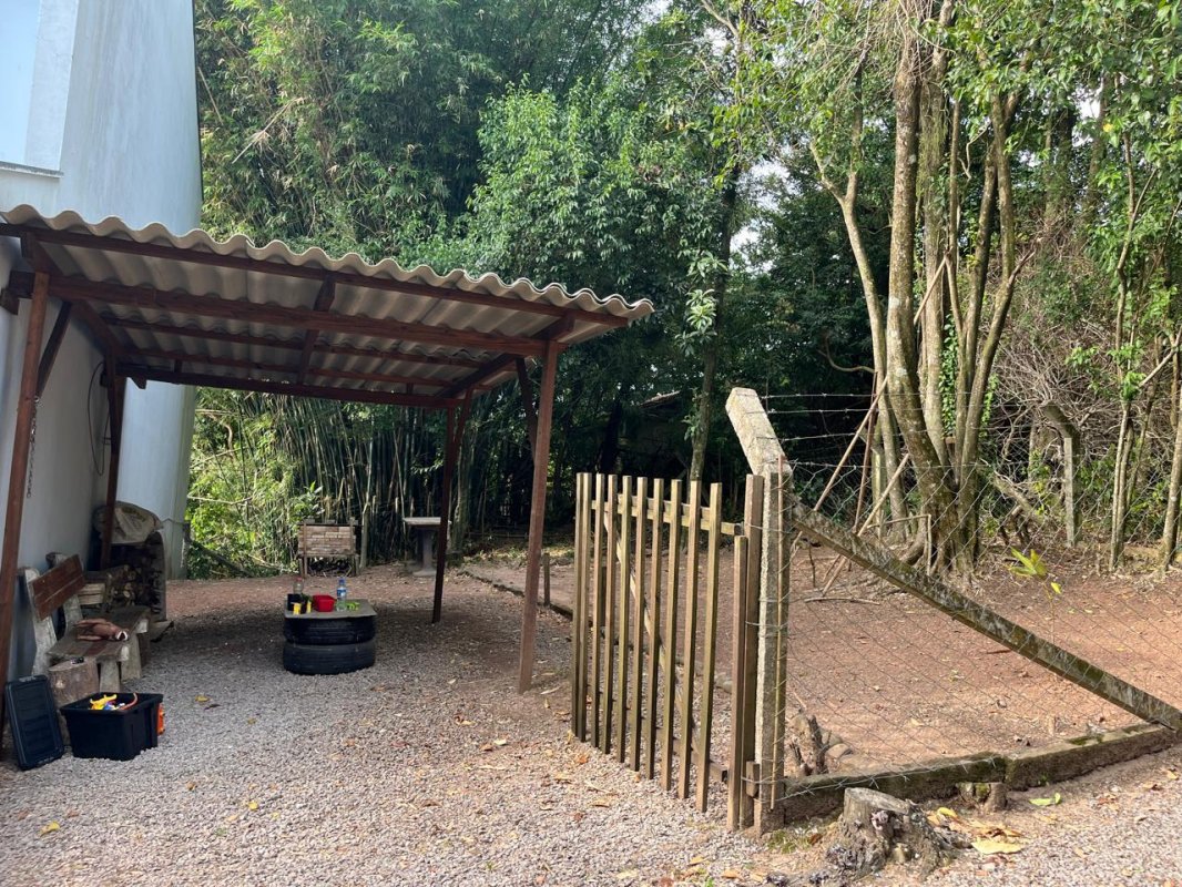 Uma Área De Terras, Da Rua Gaspar Silveira Martins, Área Total De 173,60m², localizado em Santa Cruz Do Sul - RS