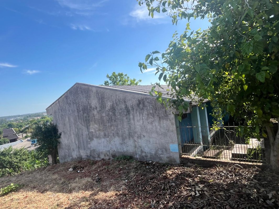 Prédio Residencial À Rua Portela, Nº 103, Santa Cruz Do Sul/rs, E O Respectivo Terreno Com 300m², localizado em Santa Cruz Do Sul - RS