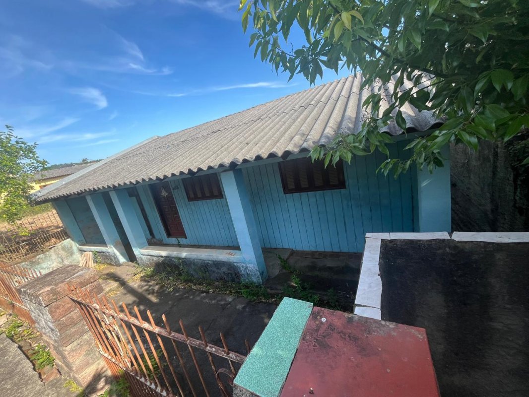Prédio Residencial À Rua Portela, Nº 103, Santa Cruz Do Sul/rs, E O Respectivo Terreno Com 300m², localizado em Santa Cruz Do Sul - RS
