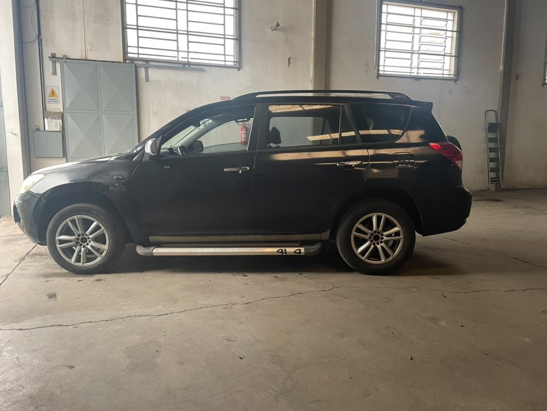 LOTE 025 - Camioneta I/TOYOTA RAV4, ano/modelo: 2006/2007, placa: INM9404