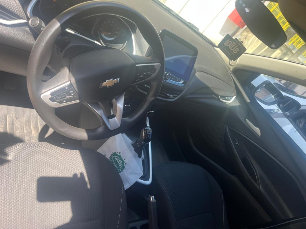 LOTE 006 - Automóvel CHEV/ONIX 10MT LT1, ano/modelo 2022/2023