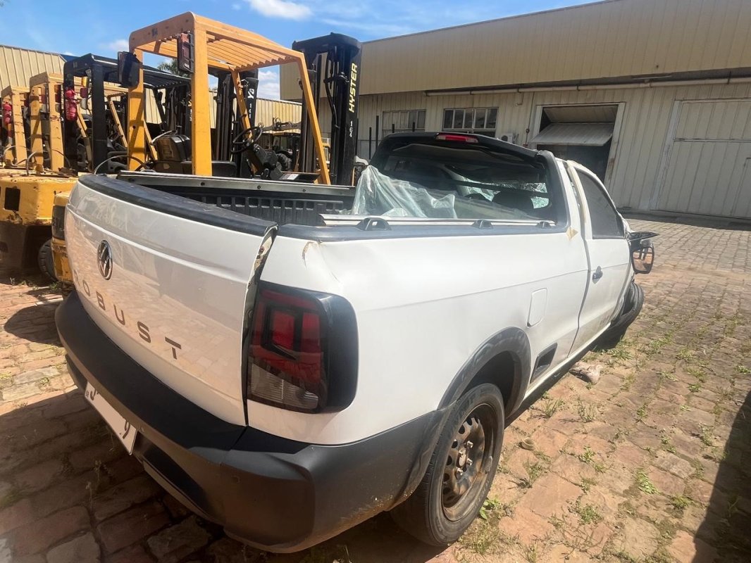 LOTE 005 - Caminhonete VW/SAVEIRO CS RB MF 1.6 8V, ano/modelo 2024/2025