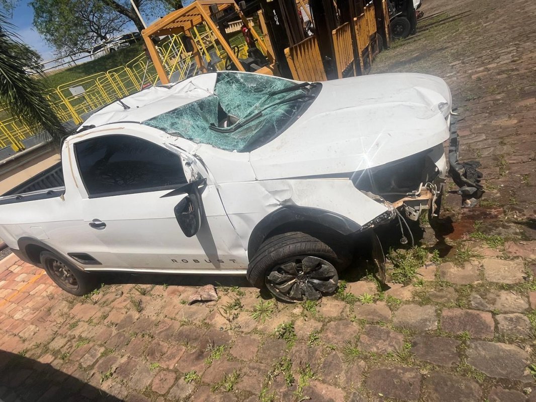 LOTE 005 - Caminhonete VW/SAVEIRO CS RB MF 1.6 8V, ano/modelo 2024/2025