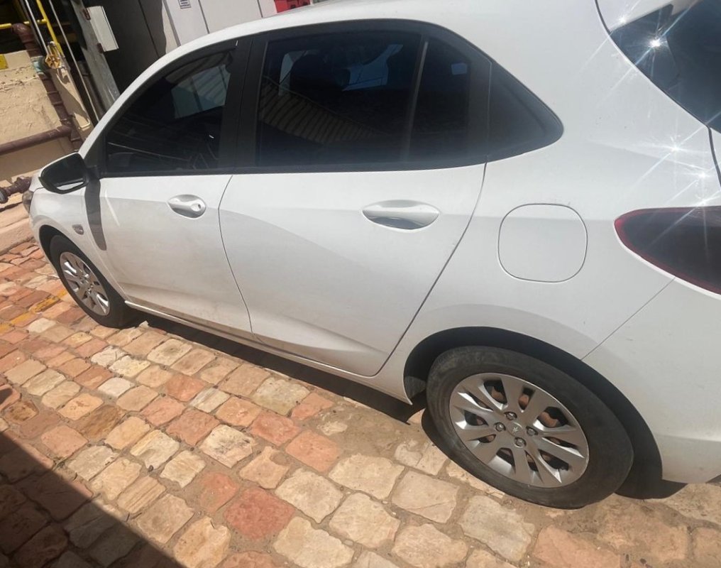 LOTE 006 - Automóvel CHEV/ONIX 10MT LT1, ano/modelo 2022/2023