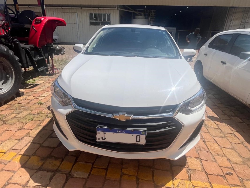 LOTE 007 - Automóvel CHEV/ONIX 10MT LT1, ano/modelo 2022/2023