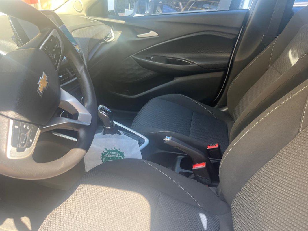 LOTE 006 - Automóvel CHEV/ONIX 10MT LT1, ano/modelo 2022/2023