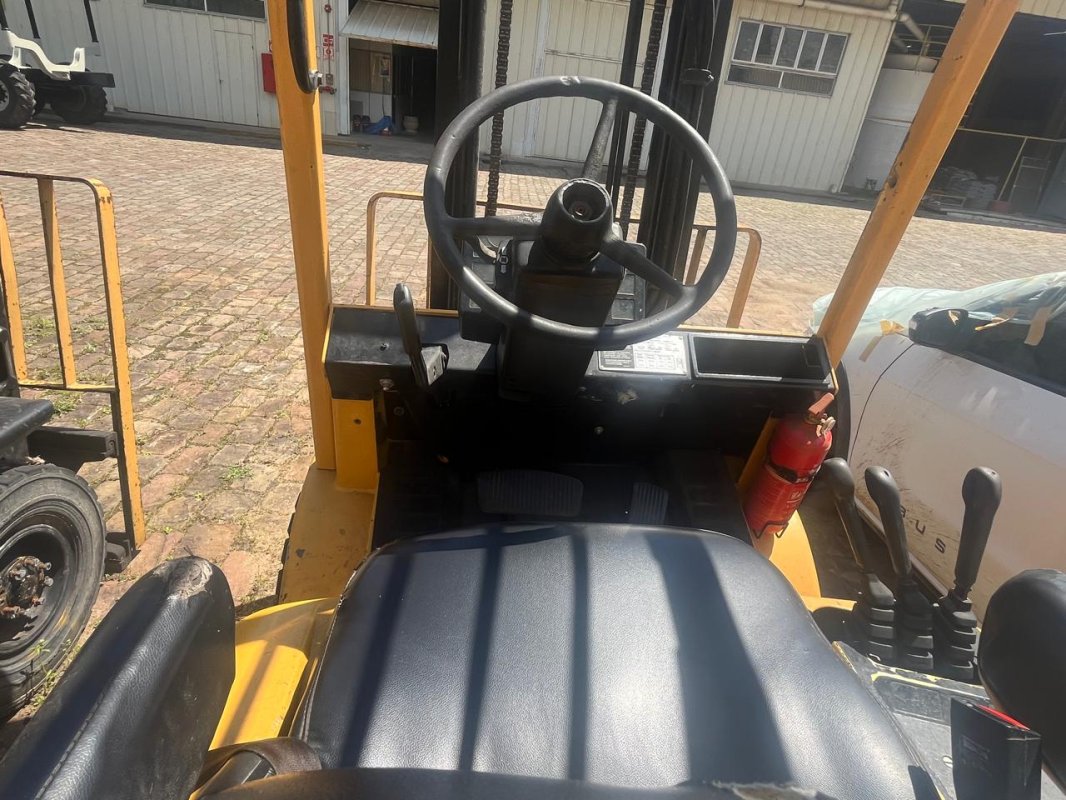 LOTE 014 - Empilhadeira marca HYSTER, modelo H 50 XM