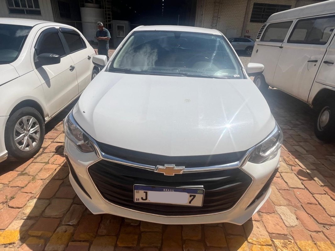 LOTE 006 - Automóvel CHEV/ONIX 10MT LT1, ano/modelo 2022/2023
