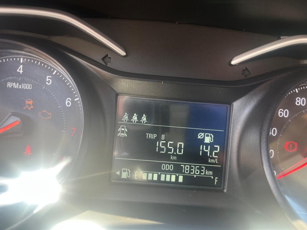 LOTE 006 - Automóvel CHEV/ONIX 10MT LT1, ano/modelo 2022/2023