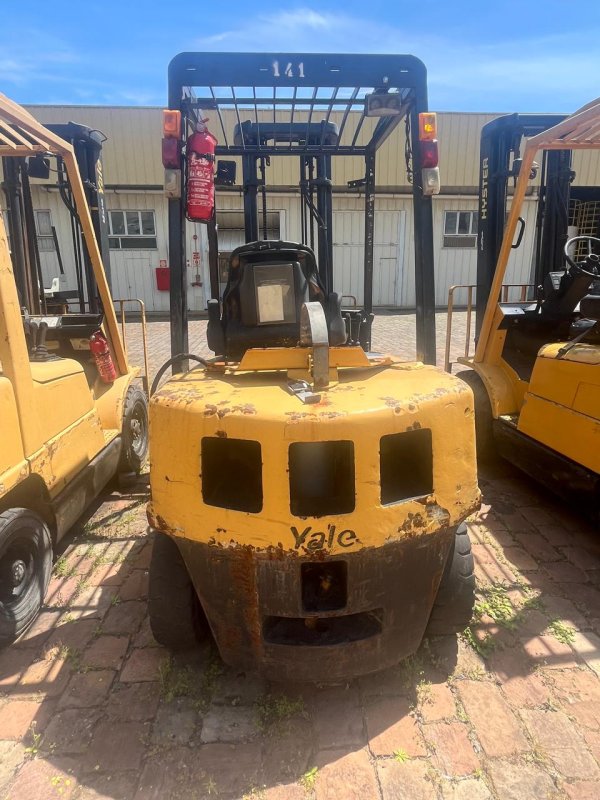 LOTE 018 - Empilhadeira marca YALE, modelo GTP 050 RL
